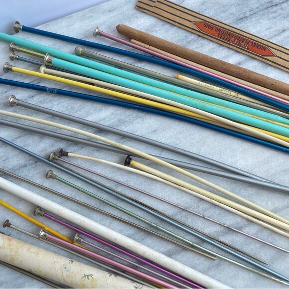 Vintage Huge Lot Misc Sized Knitting Crocheting Needles Pins Wood Plastic Metal - Picture 5 of 7